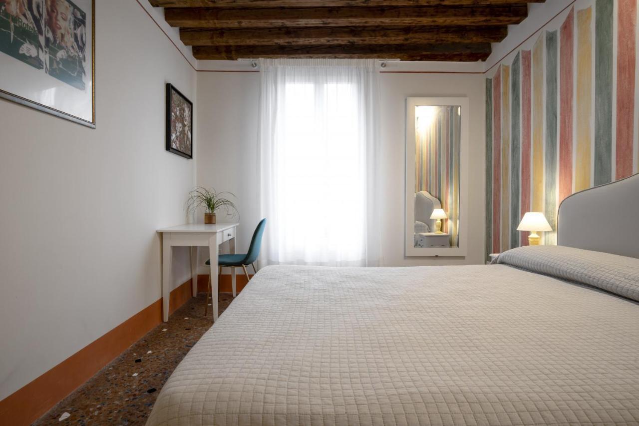 Rialto Sant'Aponal Prestige By Wonderful Italy Apartment Veneţia Exterior foto