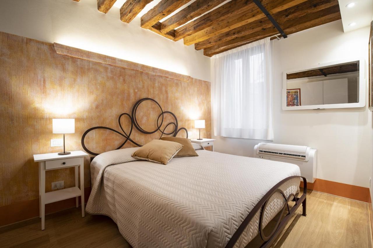 Rialto Sant'Aponal Prestige By Wonderful Italy Apartment Veneţia Exterior foto