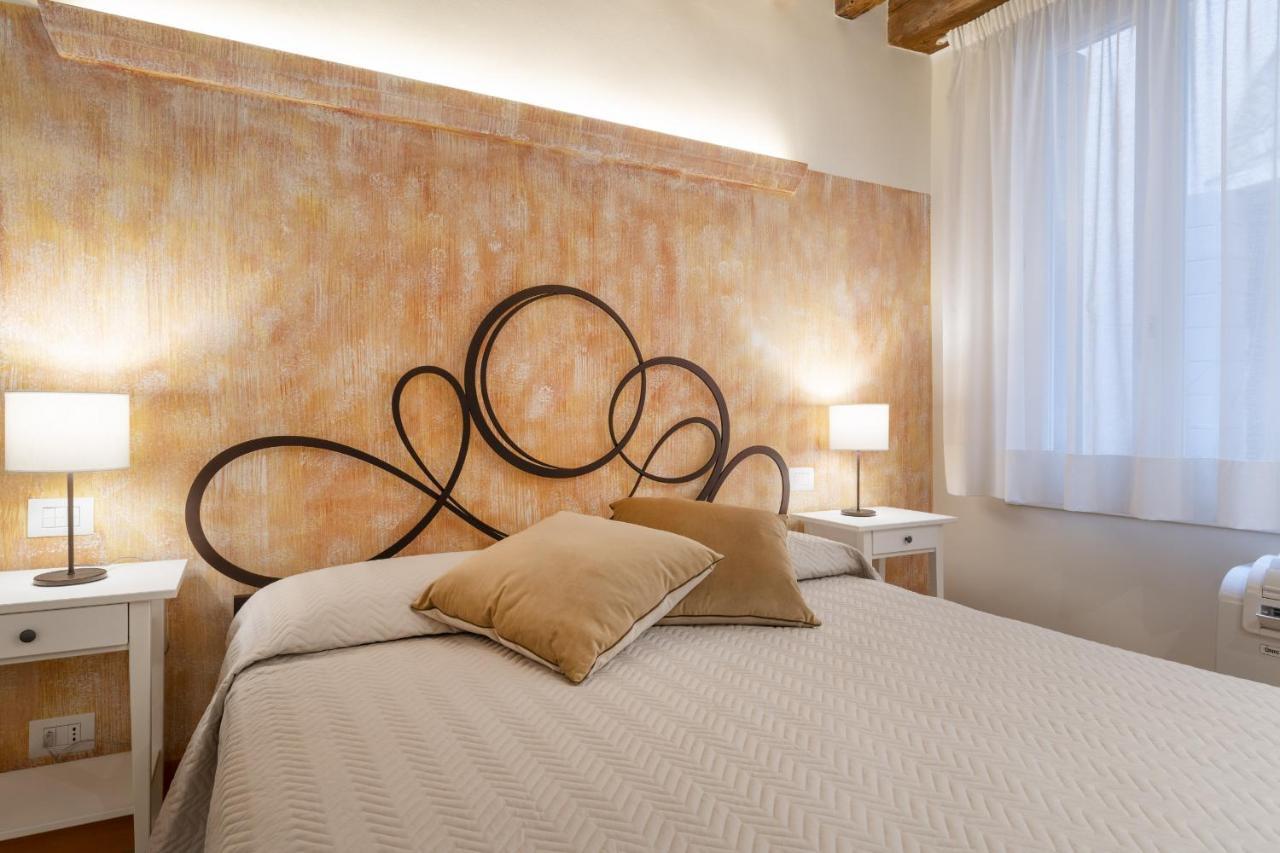 Rialto Sant'Aponal Prestige By Wonderful Italy Apartment Veneţia Exterior foto