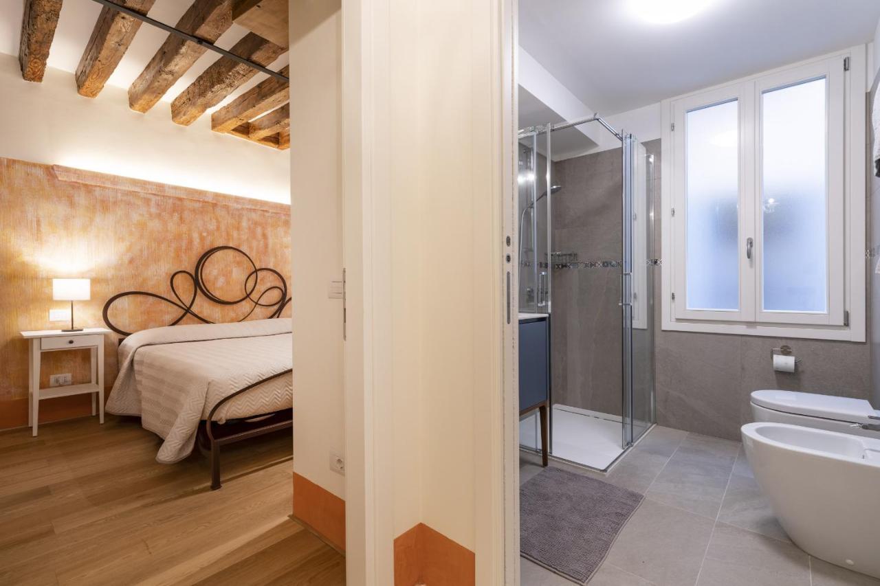 Rialto Sant'Aponal Prestige By Wonderful Italy Apartment Veneţia Exterior foto