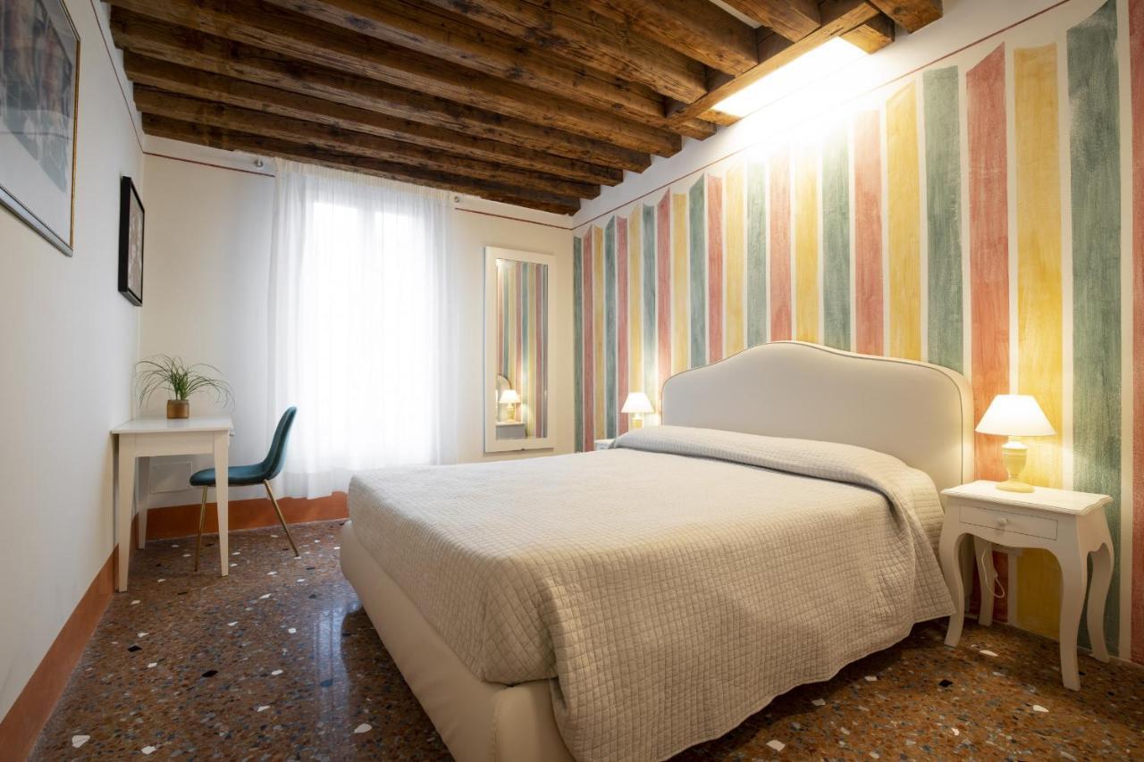 Rialto Sant'Aponal Prestige By Wonderful Italy Apartment Veneţia Exterior foto